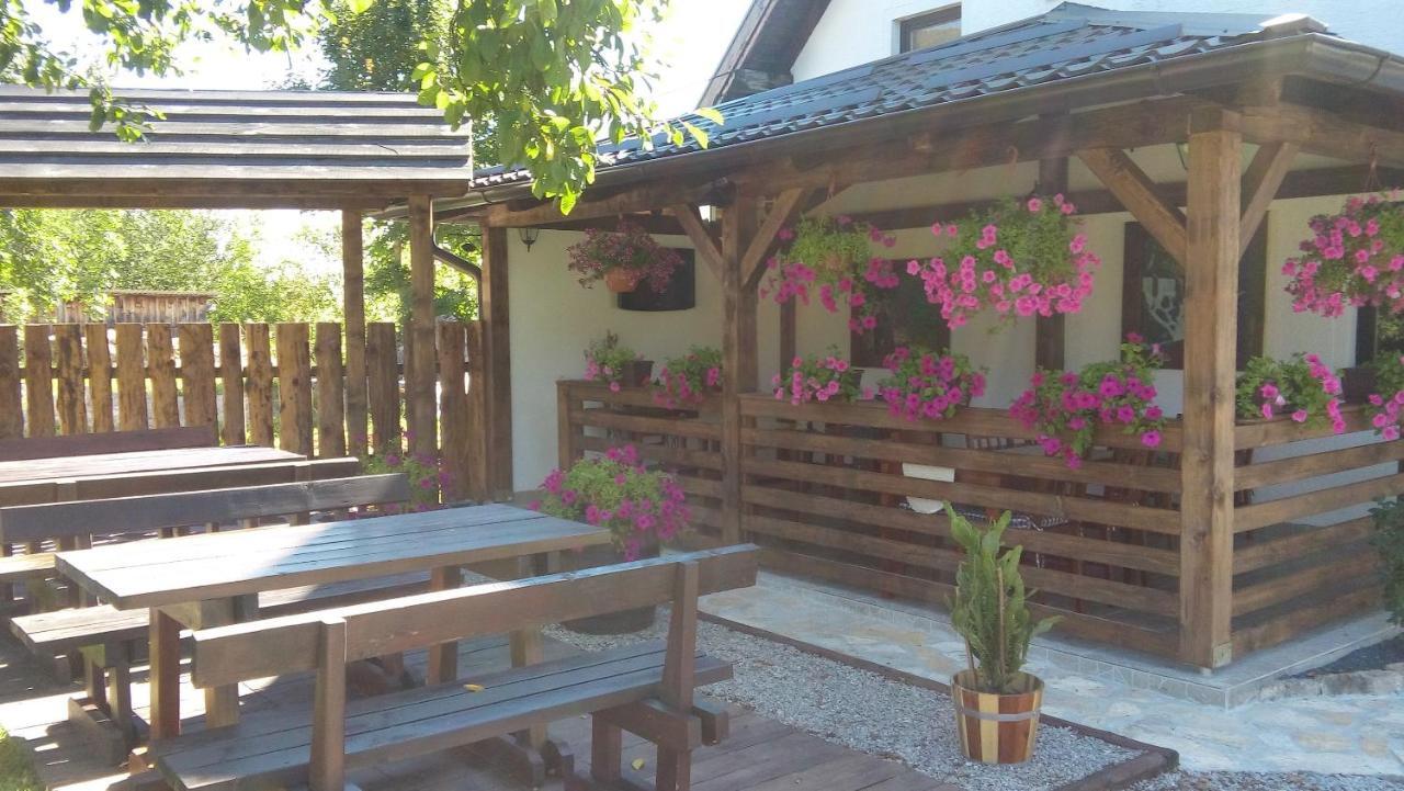 Apartment And Rooms Nevenka بولجاناك المظهر الخارجي الصورة